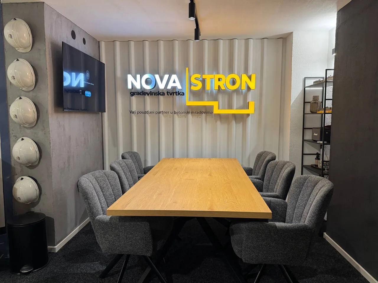 Ured Nova-Stron
